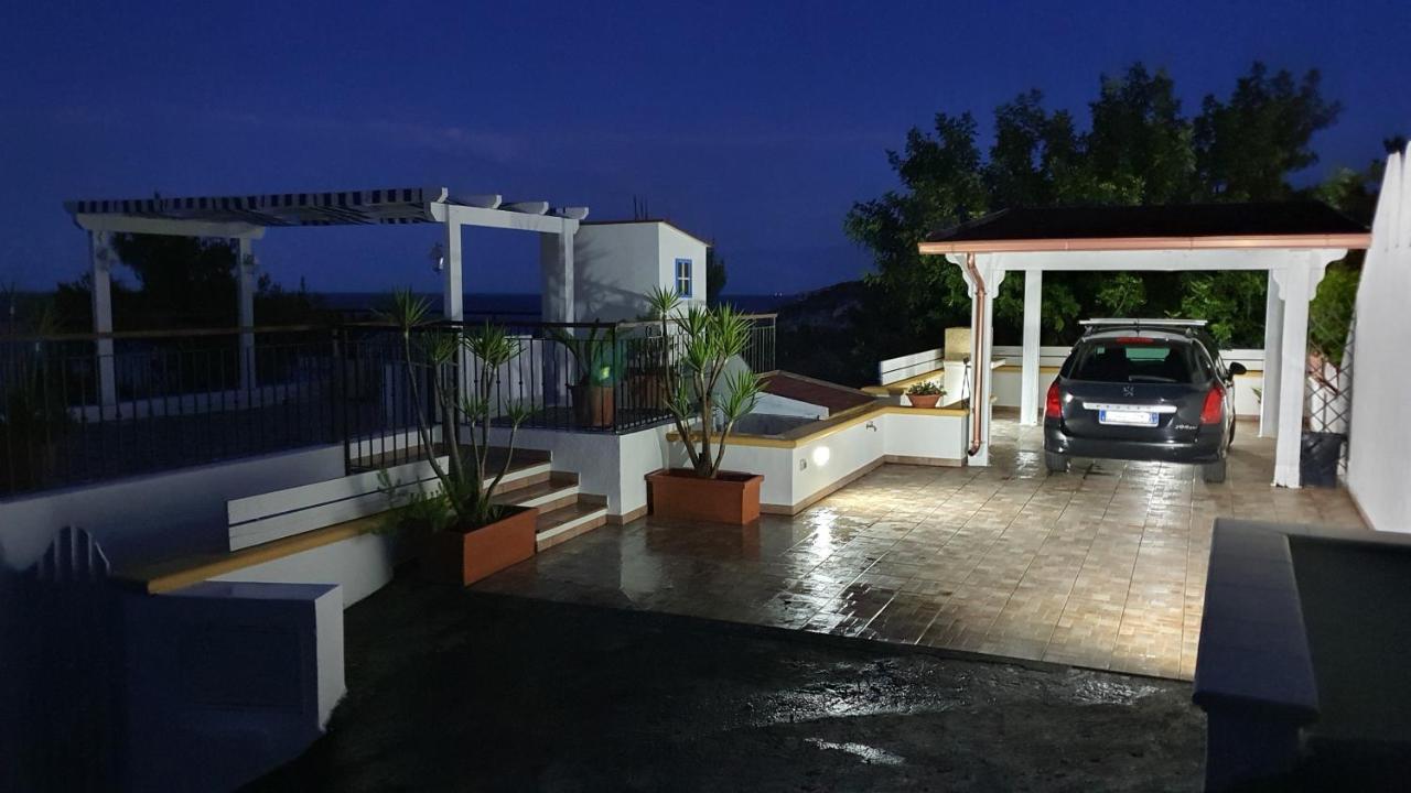 Casa Vacanze "Il Carrubo" Гальяно-дель-Капо Экстерьер фото