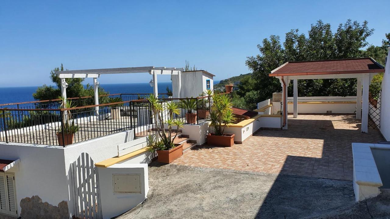 Casa Vacanze "Il Carrubo" Гальяно-дель-Капо Экстерьер фото