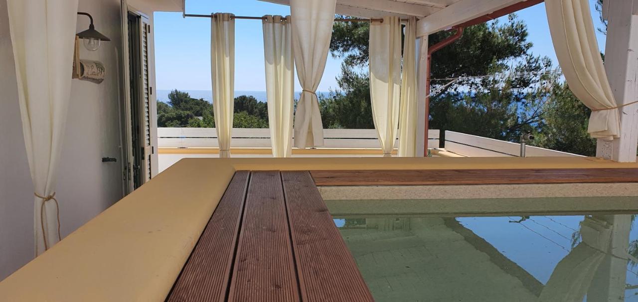 Casa Vacanze "Il Carrubo" Гальяно-дель-Капо Экстерьер фото