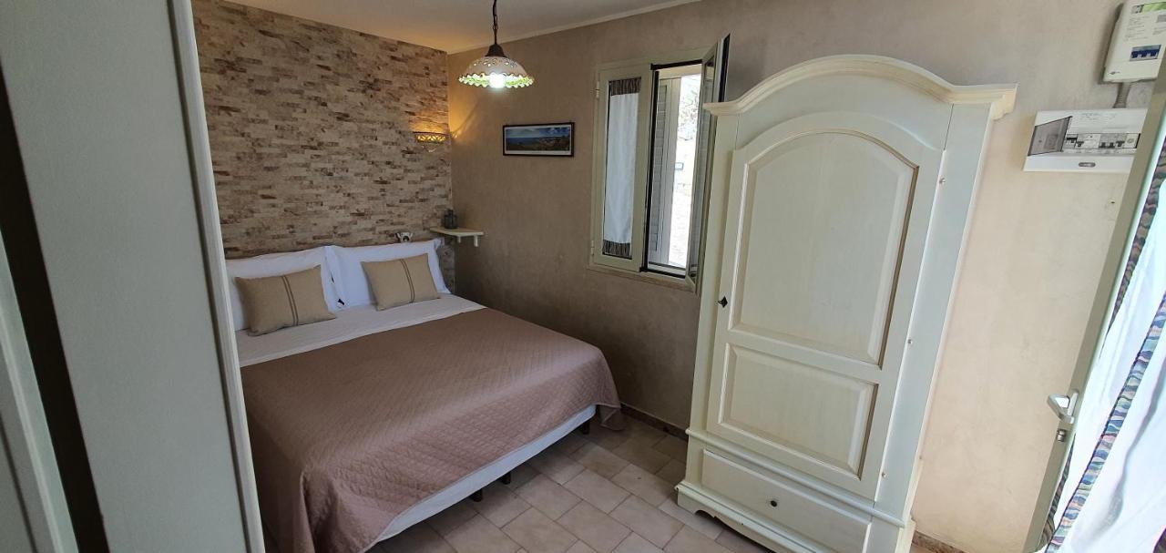 Casa Vacanze "Il Carrubo" Гальяно-дель-Капо Экстерьер фото