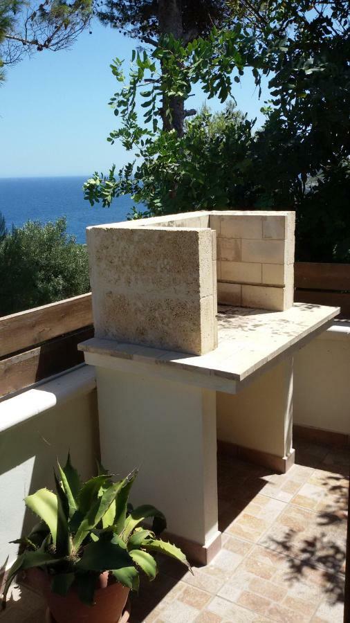 Casa Vacanze "Il Carrubo" Гальяно-дель-Капо Экстерьер фото